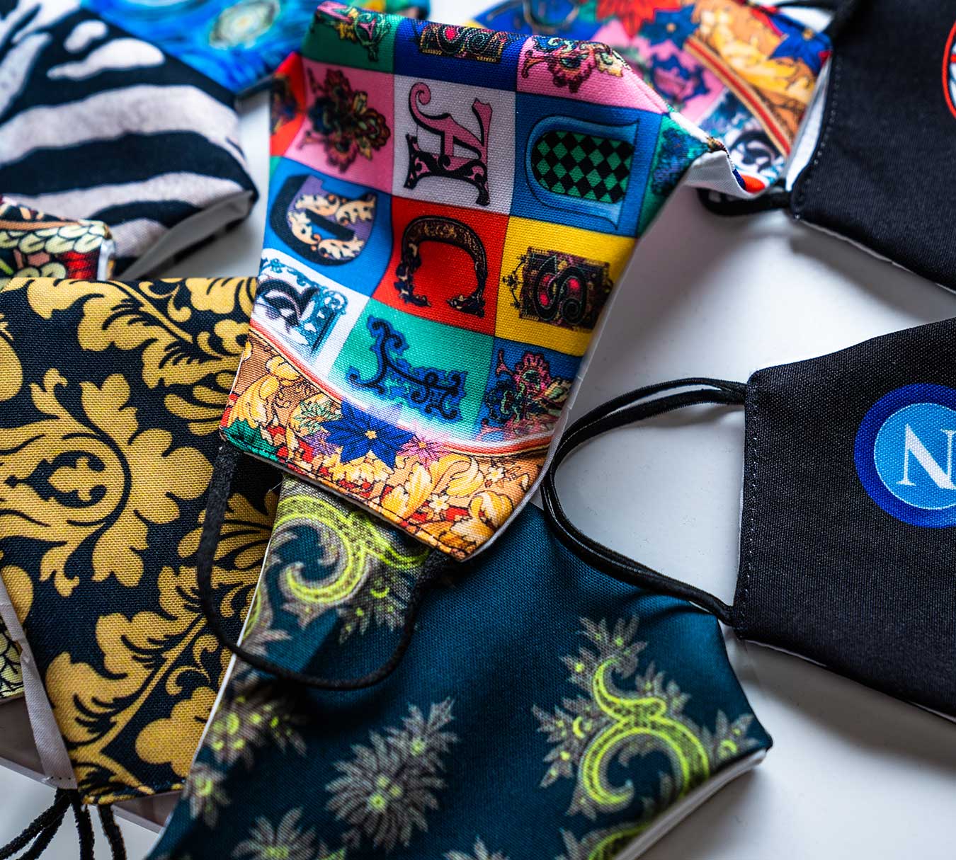 Stampa digitale, serigrafia, ricamo